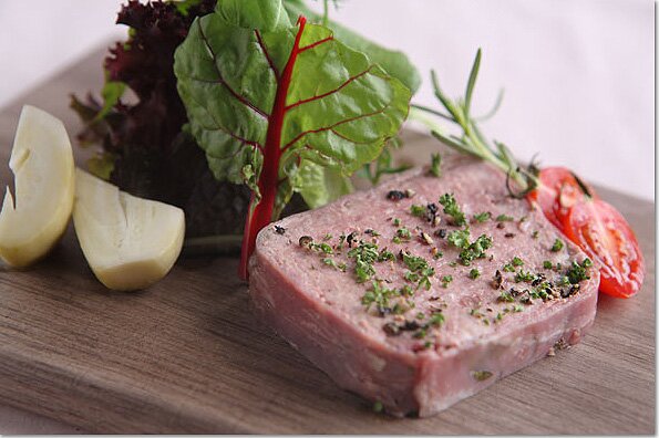 シェフ自慢の田舎風パテ