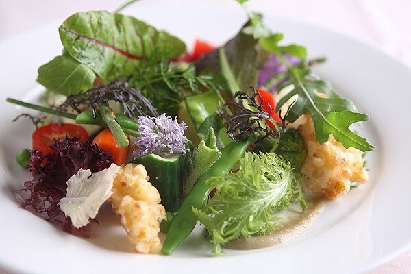 久保田農園のフレッシュハーブと旬野菜のサラダ